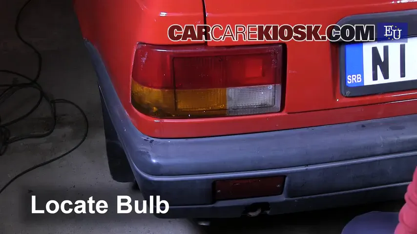 2002 Dacia SupeRNova MPI 1.4L 4 Cyl. Éclairage Feu antibrouillard (remplacer l'ampoule)